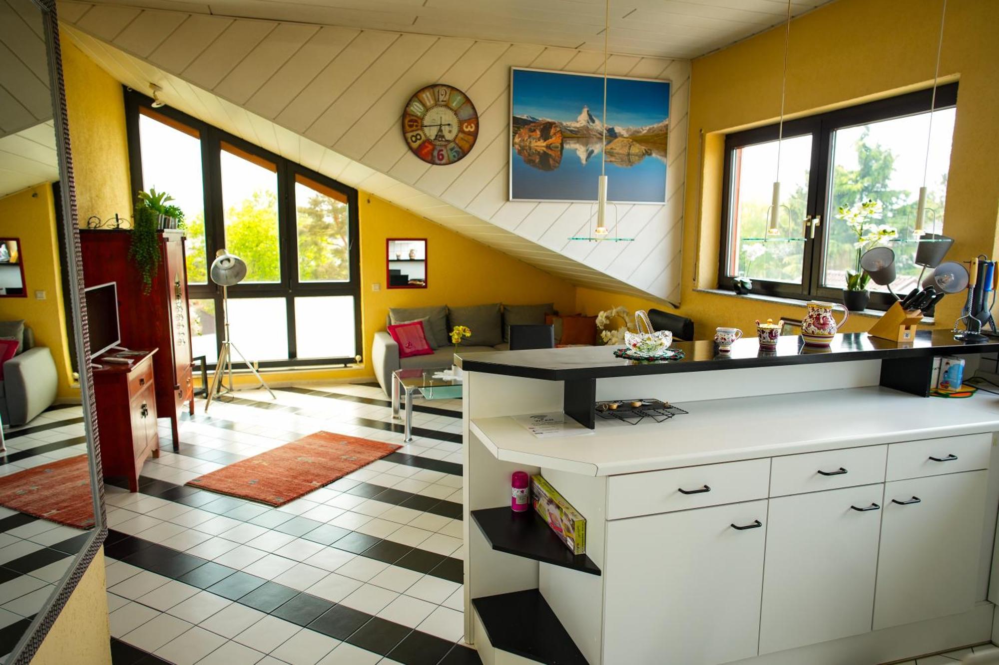 Schoenes Studio In Der Rheinebene, Zentral Gelegen Rheinstetten Esterno foto